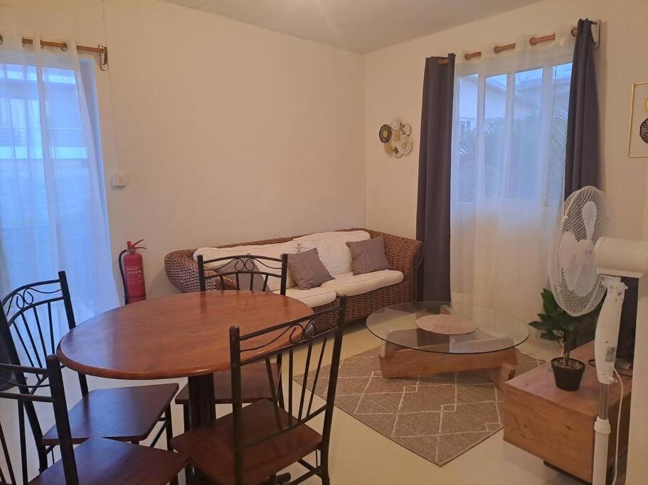 Appartement Paisible Avec Jardin & Piscine Albion Esterno foto