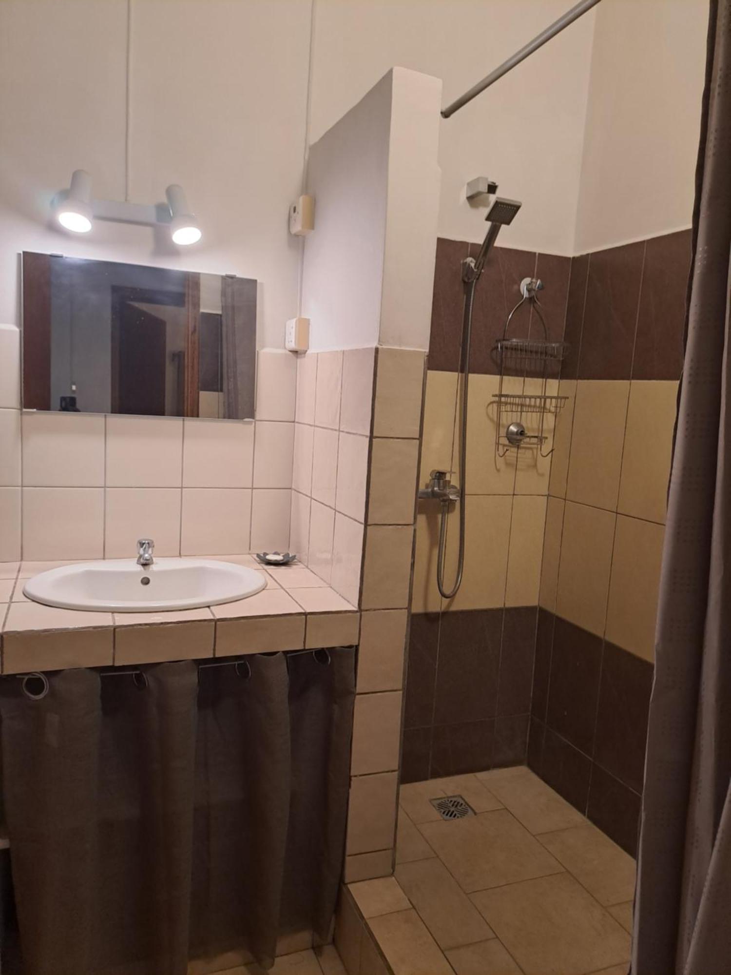 Appartement Paisible Avec Jardin & Piscine Albion Esterno foto